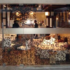 rotulación cristalera cafetería en Madrid